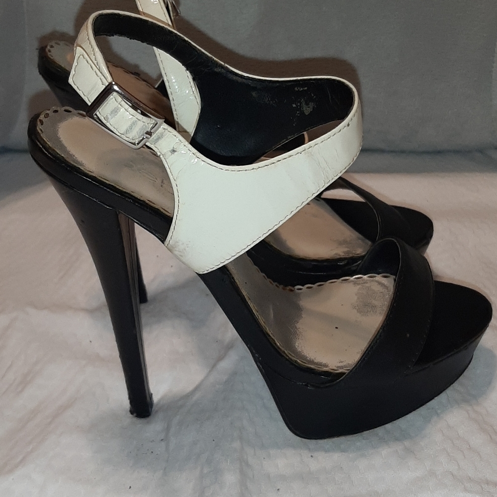 Used Bebe platform heels size 5M
